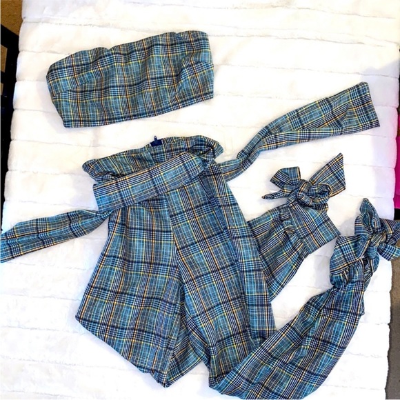 Set - Picture 3 of 3